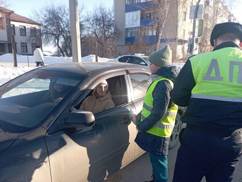В преддверии 8 Марта сотрудники Госавтоинспекции останавливали транспортные средства не для проверки документов